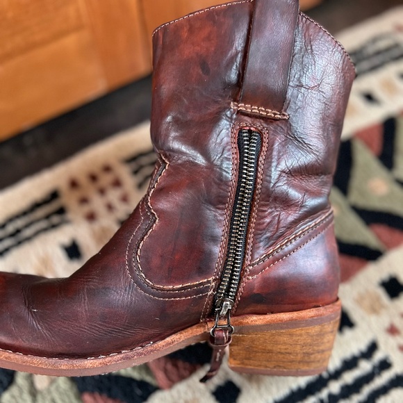 Bussola,  est1976, western ankle boots, distressed, 39, Goodyear welt sole,heels - Picture 8 of 12